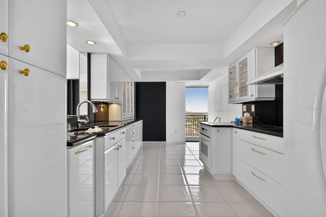 7650 BAYSHORE DRIVE 1105, Treasure Island, FL 33706