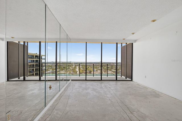 7650 BAYSHORE DRIVE 1105, Treasure Island, FL 33706