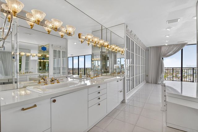 7650 BAYSHORE DRIVE 1105, Treasure Island, FL 33706