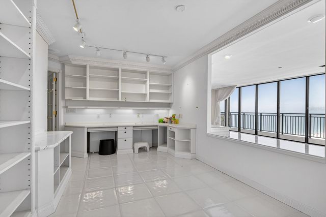 7650 BAYSHORE DRIVE 1105, Treasure Island, FL 33706