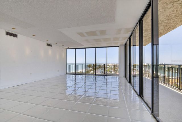 7650 BAYSHORE DRIVE 1105, Treasure Island, FL 33706
