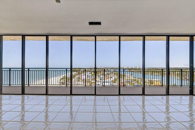 7650 BAYSHORE DRIVE 1105, Treasure Island, FL 33706