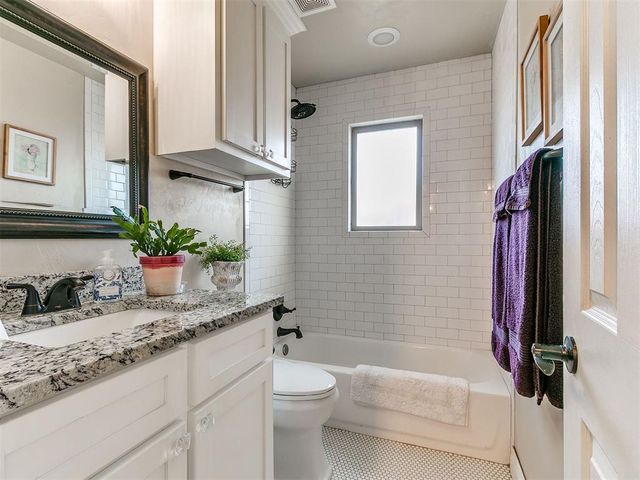 701 John F Kroutil Drive, Yukon, OK 73099