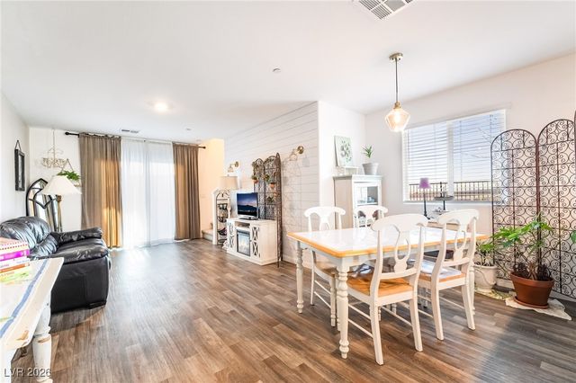 2710 Yellow Blaze Way 4, Las Vegas, NV 89183