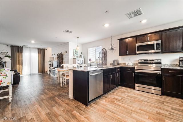 2710 Yellow Blaze Way 4, Las Vegas, NV 89183