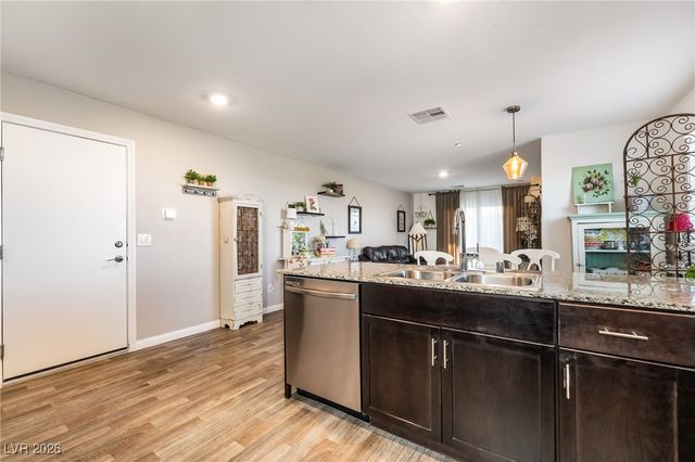 2710 Yellow Blaze Way 4, Las Vegas, NV 89183