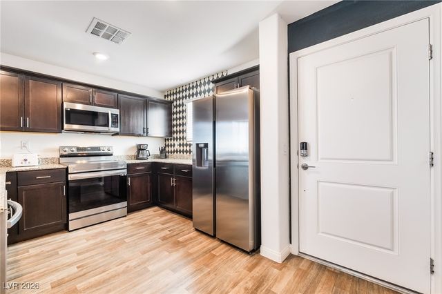 2710 Yellow Blaze Way 4, Las Vegas, NV 89183