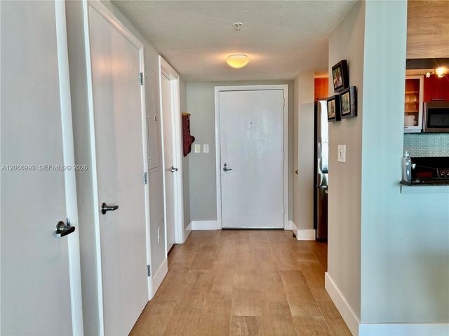 1800 N Bayshore Drive 4209, Miami, FL 33132