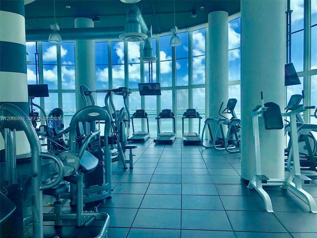1800 N Bayshore Drive 4209, Miami, FL 33132