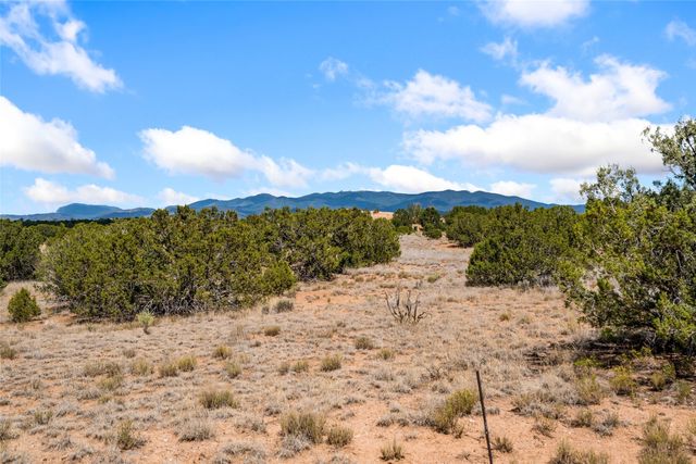 27 Paintbrush Circle, Santa Fe, NM 87506