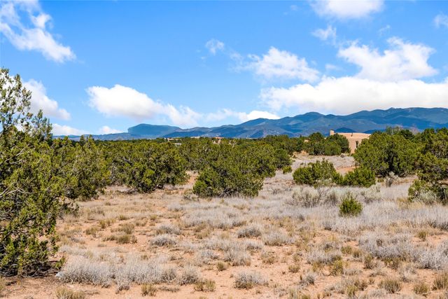 27 Paintbrush Circle, Santa Fe, NM 87506