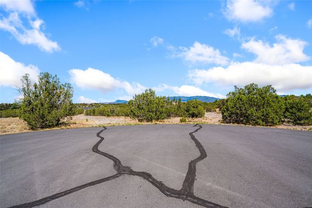 27 Paintbrush Circle, Santa Fe, NM 87506