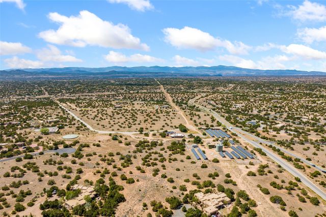 27 Paintbrush Circle, Santa Fe, NM 87506