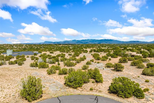 27 Paintbrush Circle, Santa Fe, NM 87506