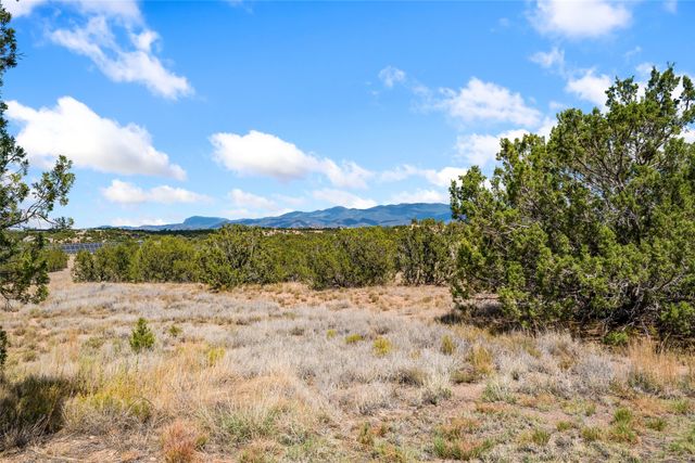 27 Paintbrush Circle, Santa Fe, NM 87506