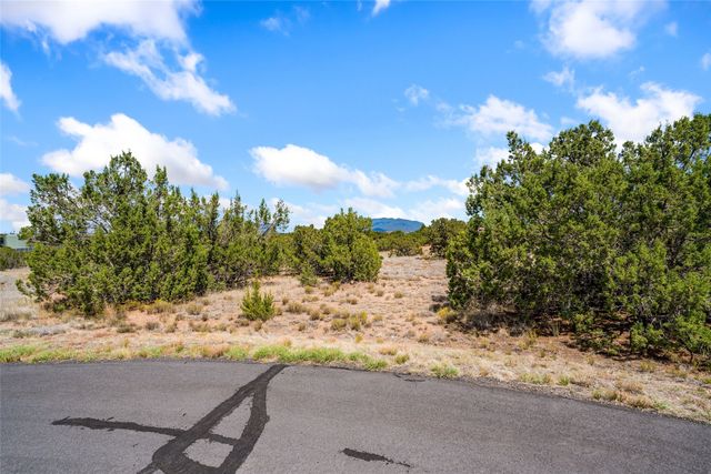 27 Paintbrush Circle, Santa Fe, NM 87506