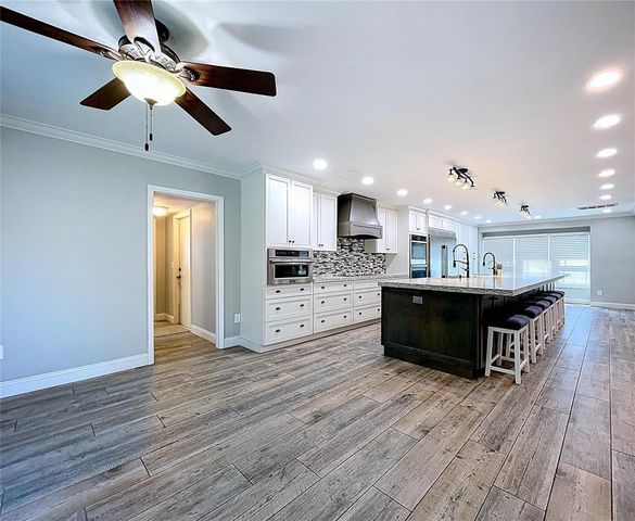 10655 LAKEVIEW DRIVE, New Port Richey, FL 34654