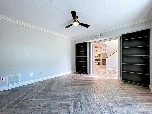 10655 LAKEVIEW DRIVE, New Port Richey, FL 34654