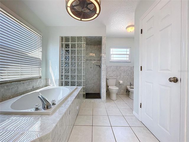 10655 LAKEVIEW DRIVE, New Port Richey, FL 34654