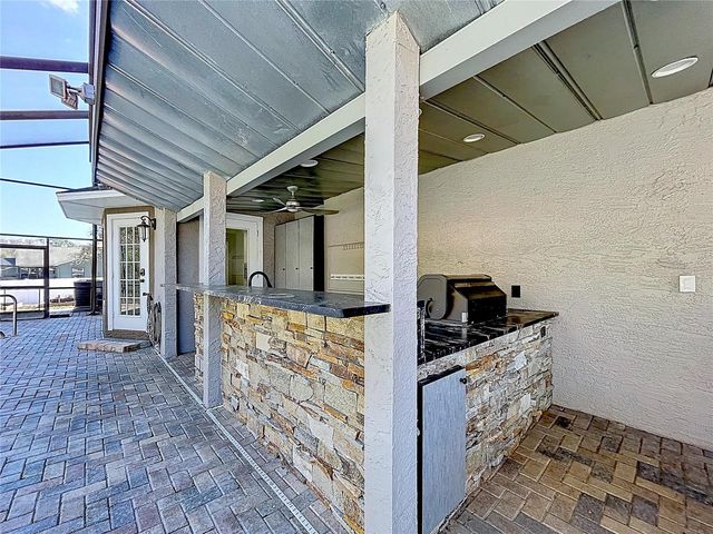 10655 LAKEVIEW DRIVE, New Port Richey, FL 34654