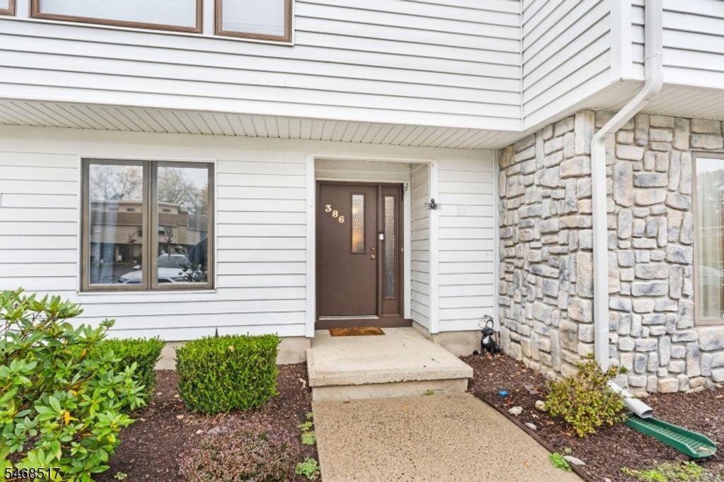 386 Mohegan Cir, Andover Twp., NJ 07848 — exterior