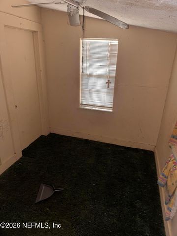 12746 WOODLAND Avenue, Jacksonville, FL 32218