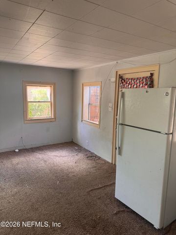 12746 WOODLAND Avenue, Jacksonville, FL 32218