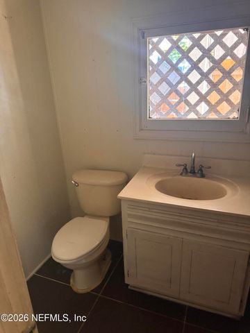 12746 WOODLAND Avenue, Jacksonville, FL 32218