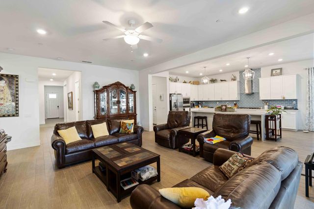 5000 Fieldview Ln, Roseville, CA 95747