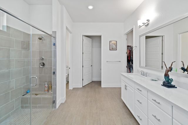 5000 Fieldview Ln, Roseville, CA 95747
