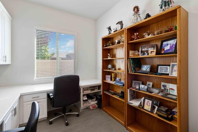 5000 Fieldview Ln, Roseville, CA 95747