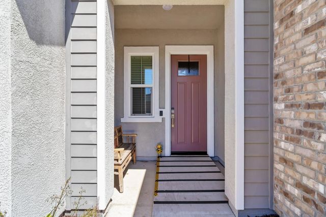 5000 Fieldview Ln, Roseville, CA 95747