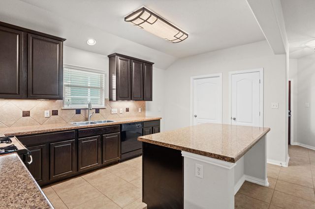 322 Strawberry Blonde DR, Buda, TX 78610