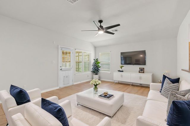 322 Strawberry Blonde DR, Buda, TX 78610