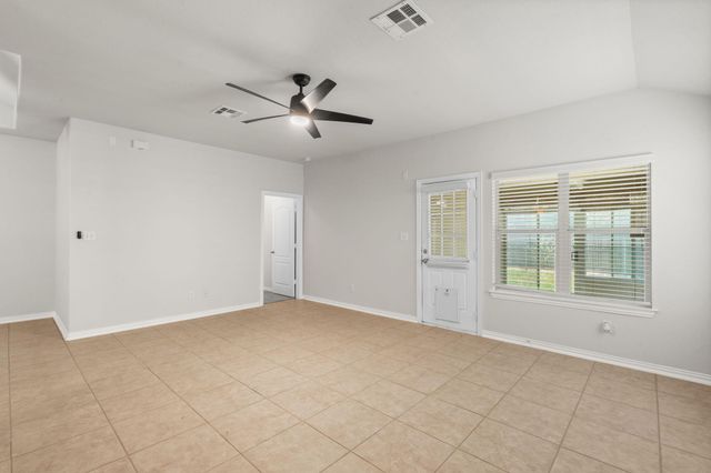 322 Strawberry Blonde DR, Buda, TX 78610