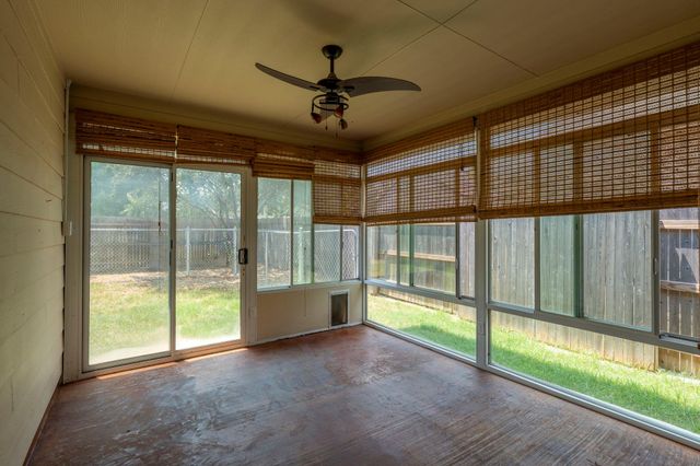 322 Strawberry Blonde DR, Buda, TX 78610