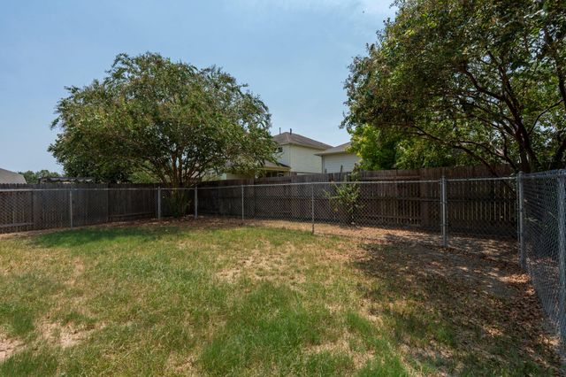 322 Strawberry Blonde DR, Buda, TX 78610