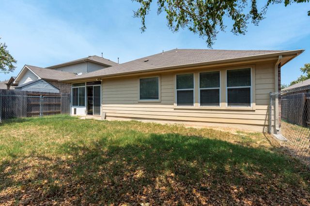 322 Strawberry Blonde DR, Buda, TX 78610