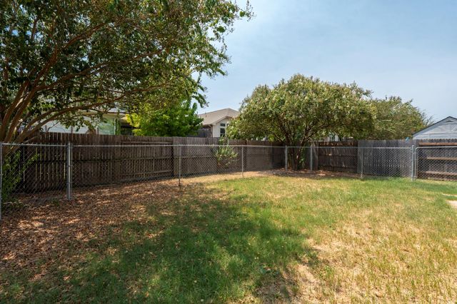 322 Strawberry Blonde DR, Buda, TX 78610