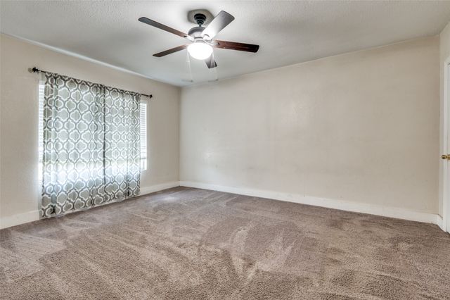 1015 Kings Highway, Dallas, TX 75208