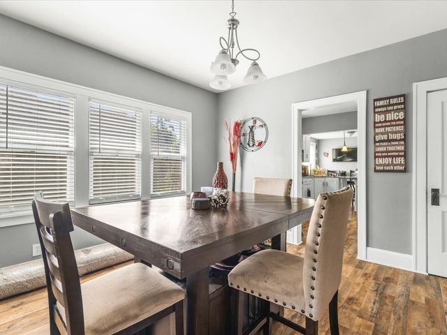 422 N Rockford Avenue, Rockford, IL 61107