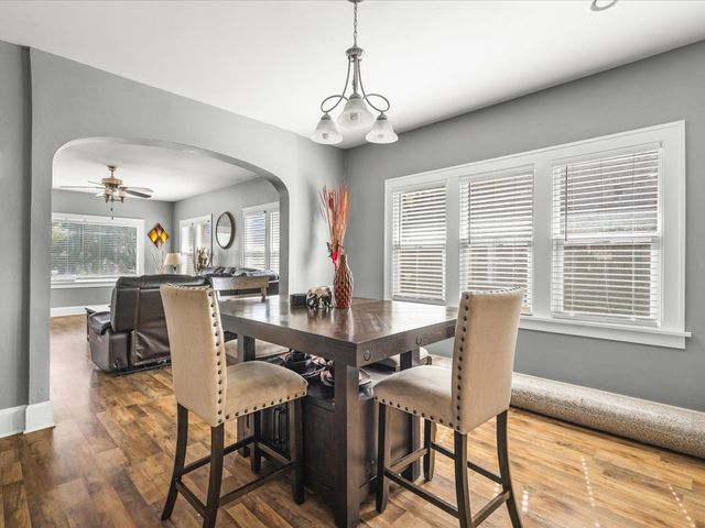 422 N Rockford Avenue, Rockford, IL 61107