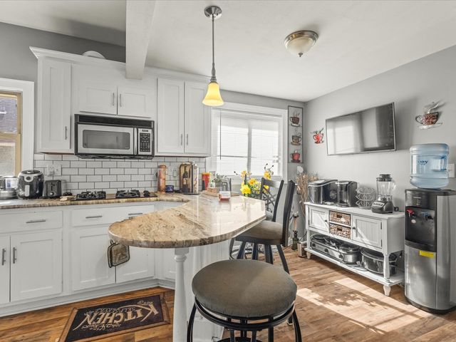 422 N Rockford Avenue, Rockford, IL 61107