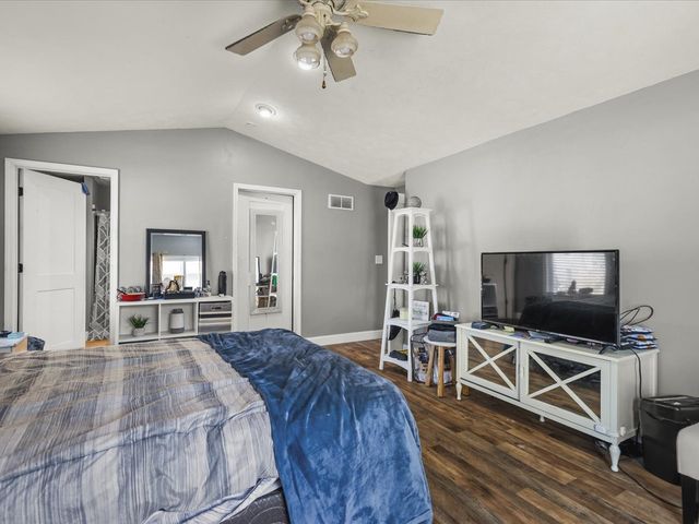 422 N Rockford Avenue, Rockford, IL 61107