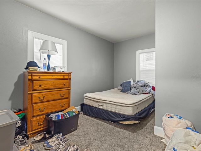 422 N Rockford Avenue, Rockford, IL 61107