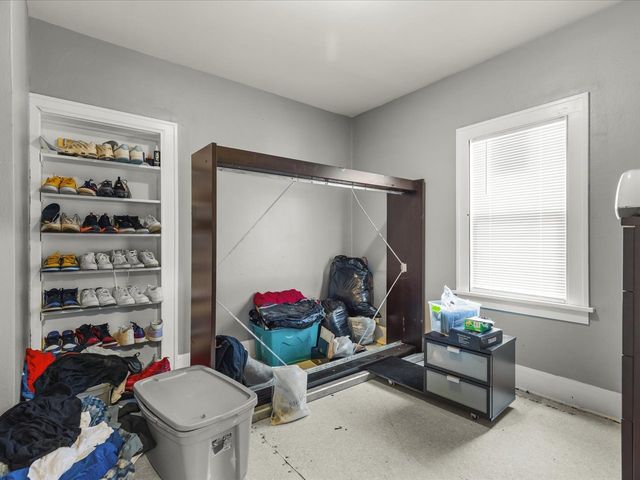 422 N Rockford Avenue, Rockford, IL 61107