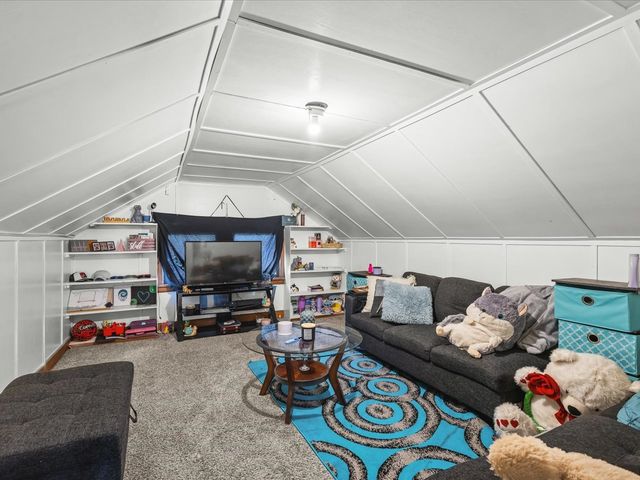 422 N Rockford Avenue, Rockford, IL 61107