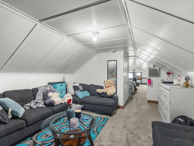 422 N Rockford Avenue, Rockford, IL 61107