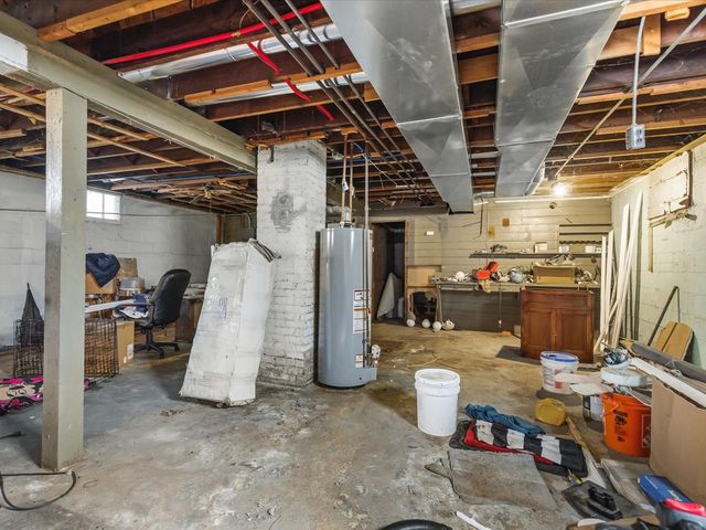 422 N Rockford Avenue, Rockford, IL 61107