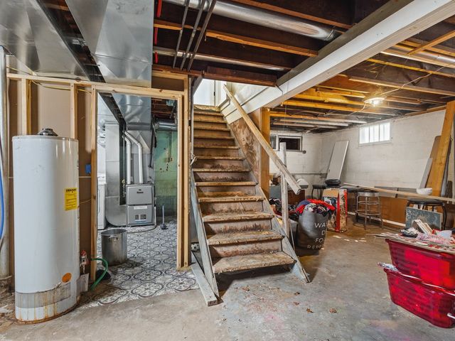 422 N Rockford Avenue, Rockford, IL 61107